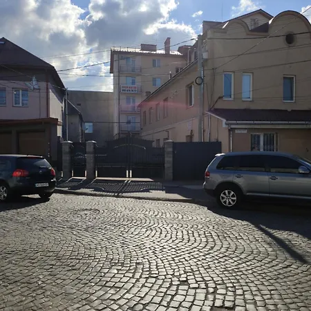 Apartments Domovik On Beregovskaya 3 Mukatschewo Exterior foto