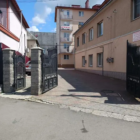 Apartments Domovik On Beregovskaya 3 Mukatschewo Exterior foto