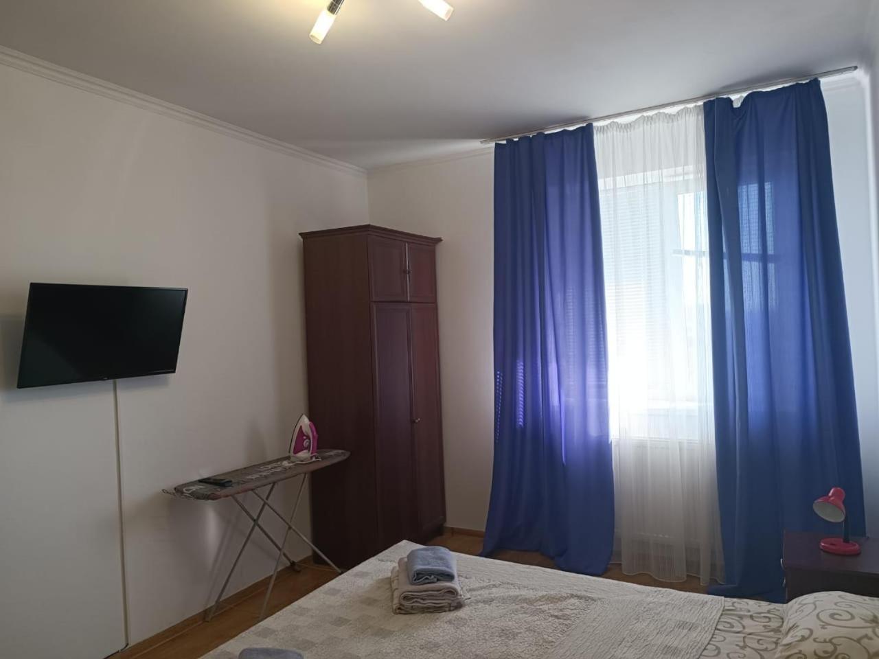 Apartment Domovik On Beregovskaya 3 *